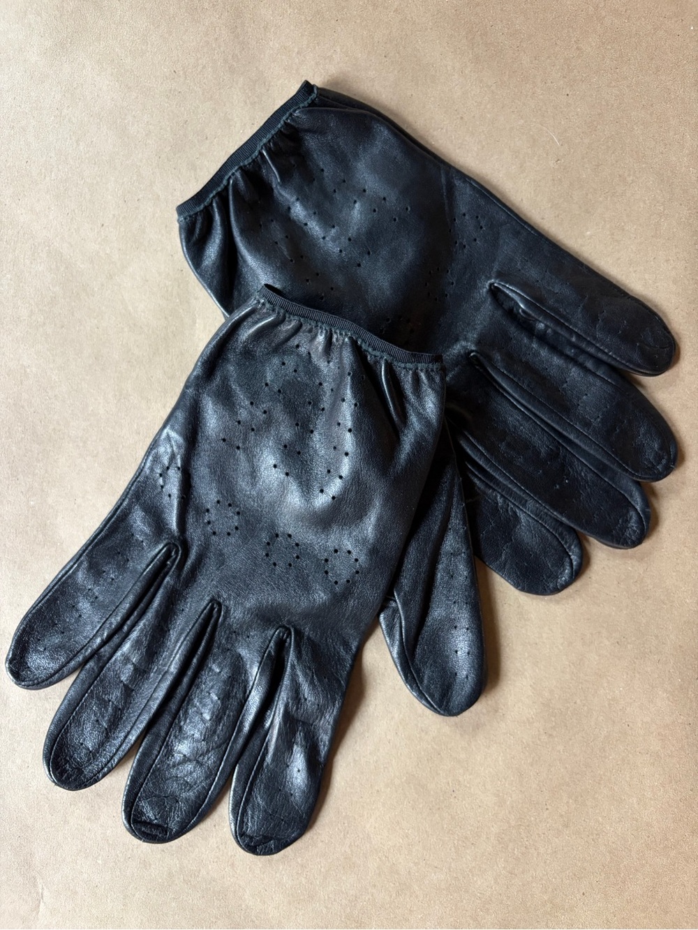 LANVIN Black Perforated Leather Driving Gloves Men’s M Soft Lambskin